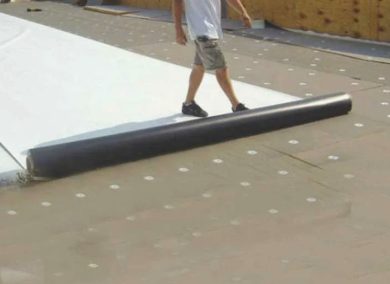 ПВХ-мембрана или наплавляемая кровля: что лучше для плоской крыши в московском климате
