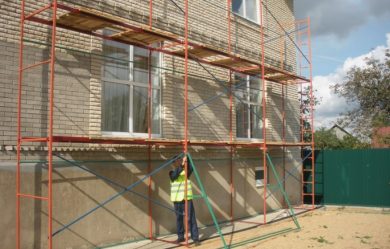 Строительные леса в частном строительстве: экономим время и силы на даче