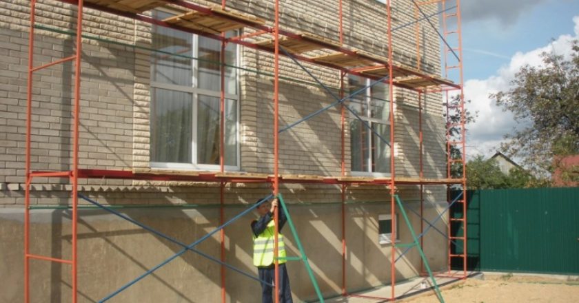 Строительные леса в частном строительстве: экономим время и силы на даче